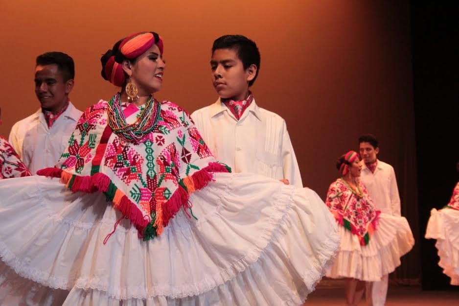 Slam Poetry y Danza Folklórica esta semana en el Cossío