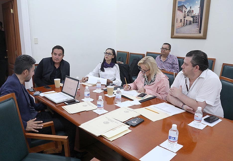 Aprueban en comisiones a 11 aspirantes a dirigir la contraloría del IFSE