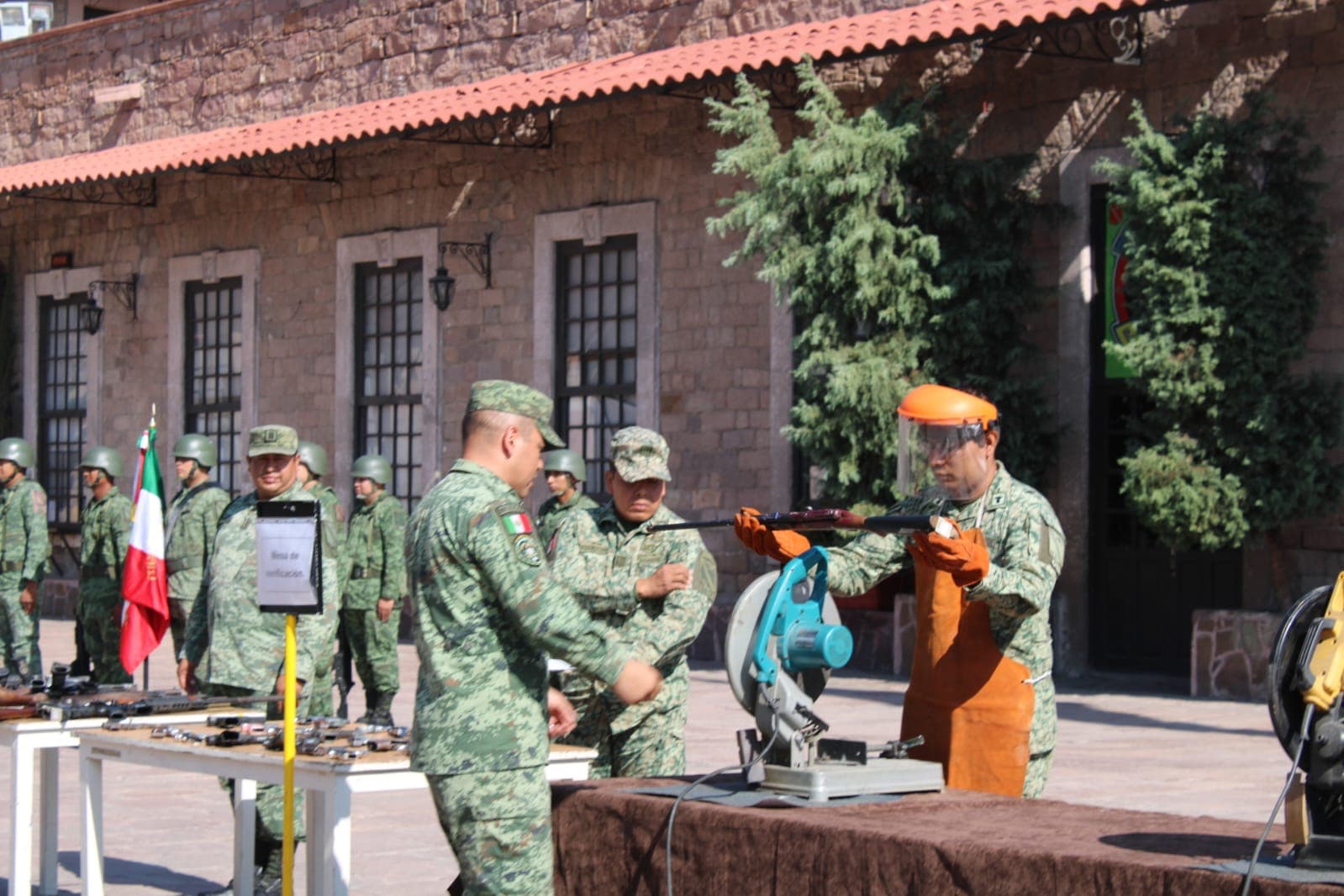 Ejército destruye 380 armas de fuego decomisadas en San Luis Potosí