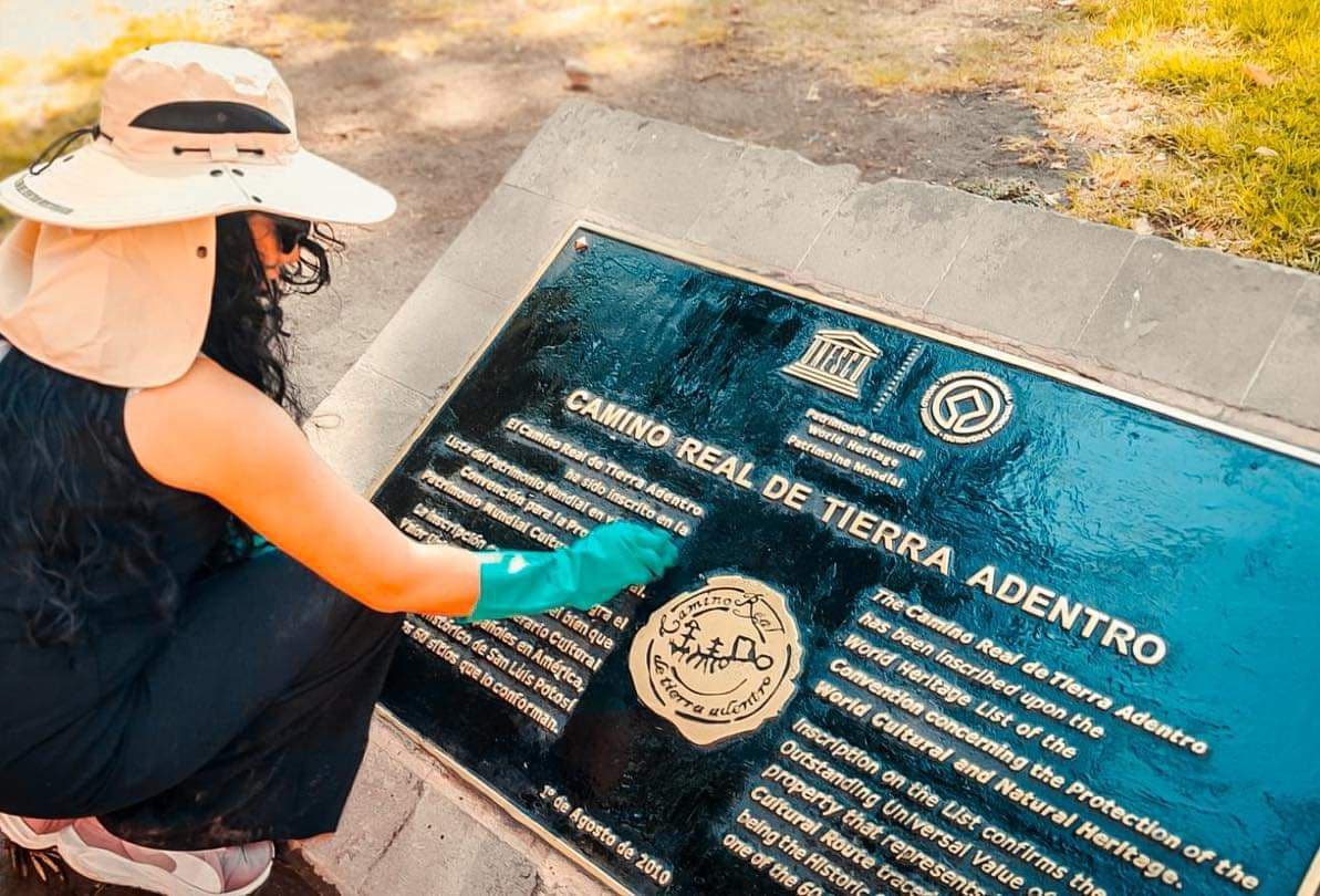 Rehabilita Ayuntamiento de SLP placa conmemorativa de Camino Real de Tierra Adentro