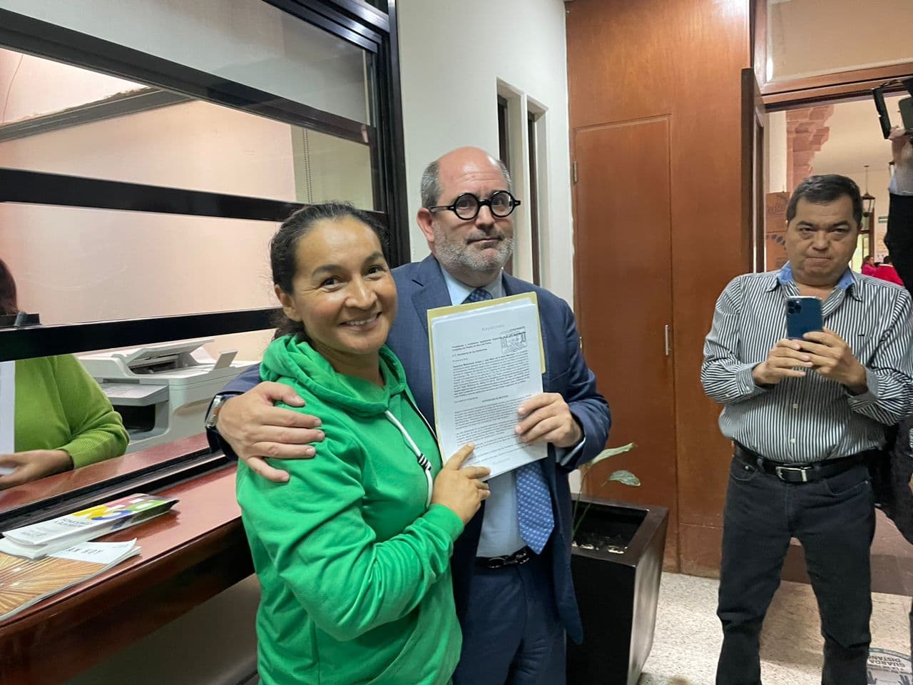 Presentan iniciativa Sanjuana Maldonado al Congreso del Estado