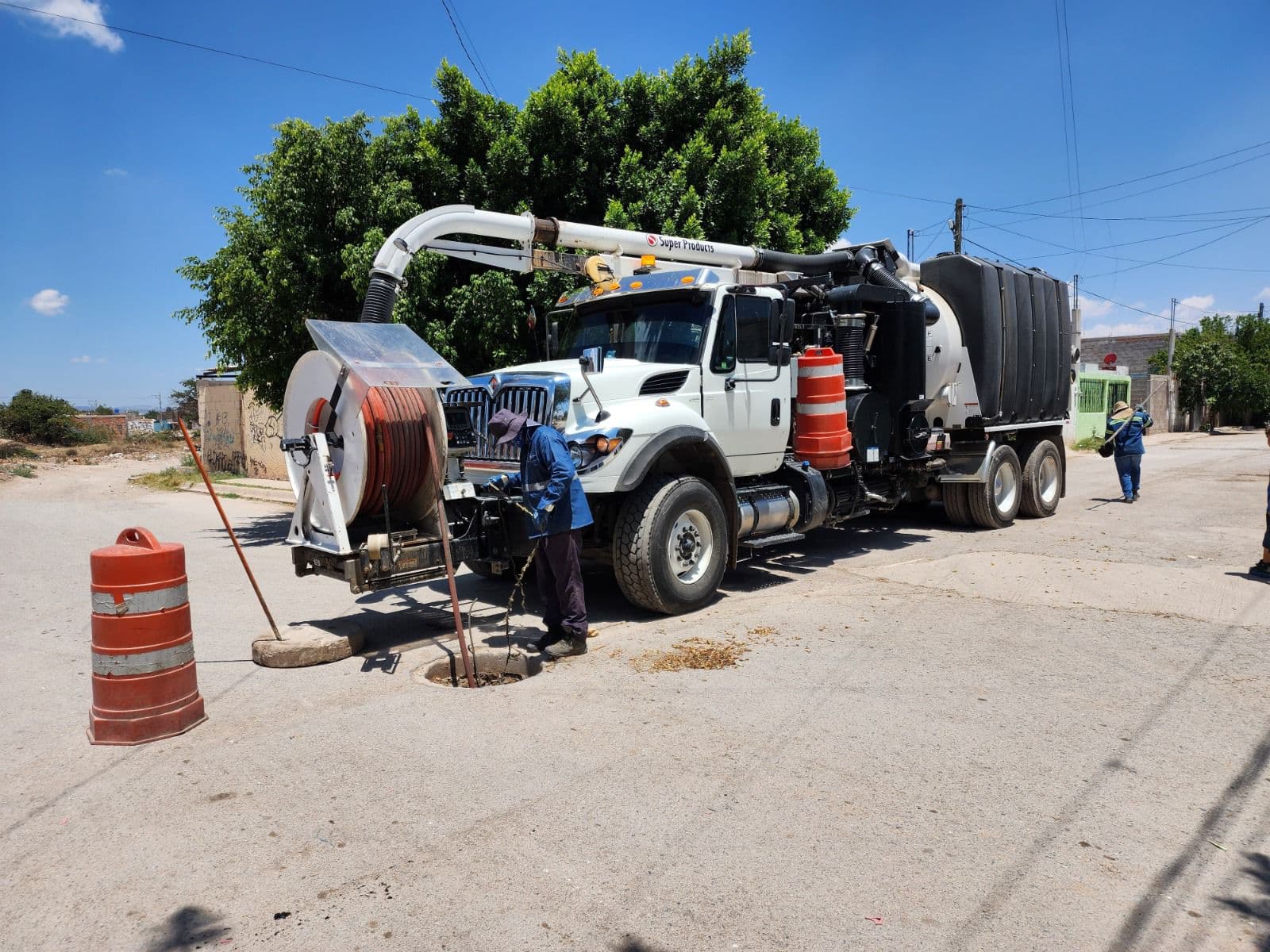 Pide ayuntamiento no dejar basura a la calle para evitar inundaciones