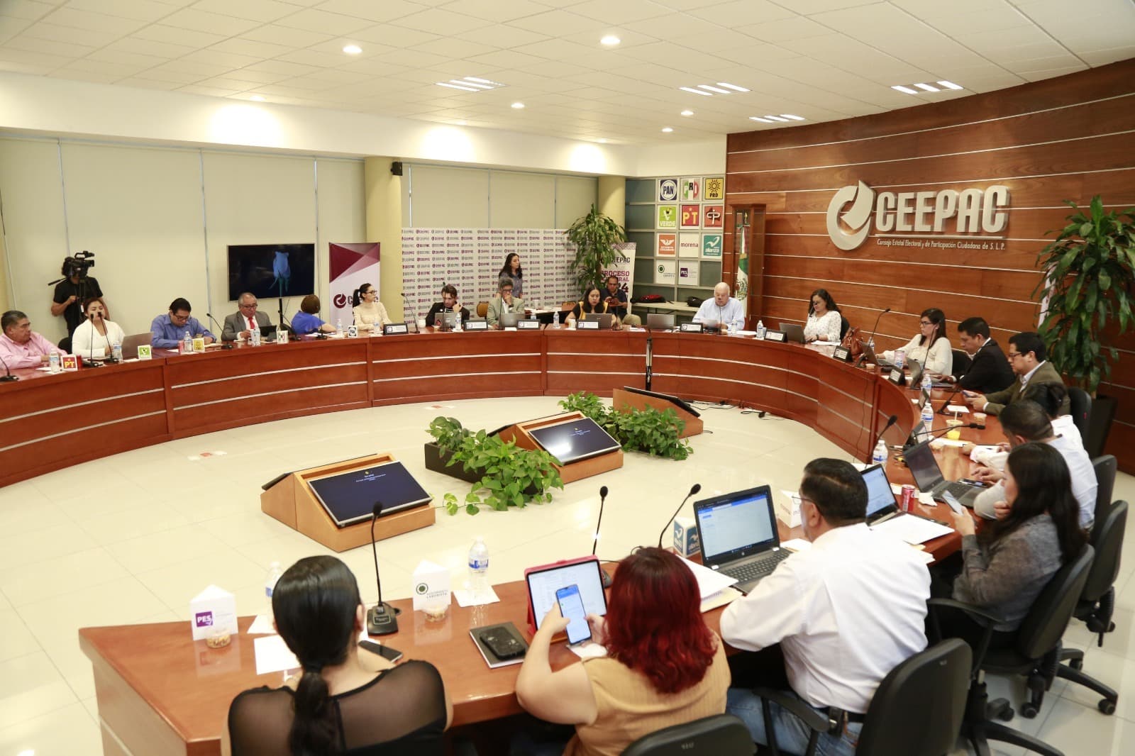 Define Ceepac a los próximos regidores del estado