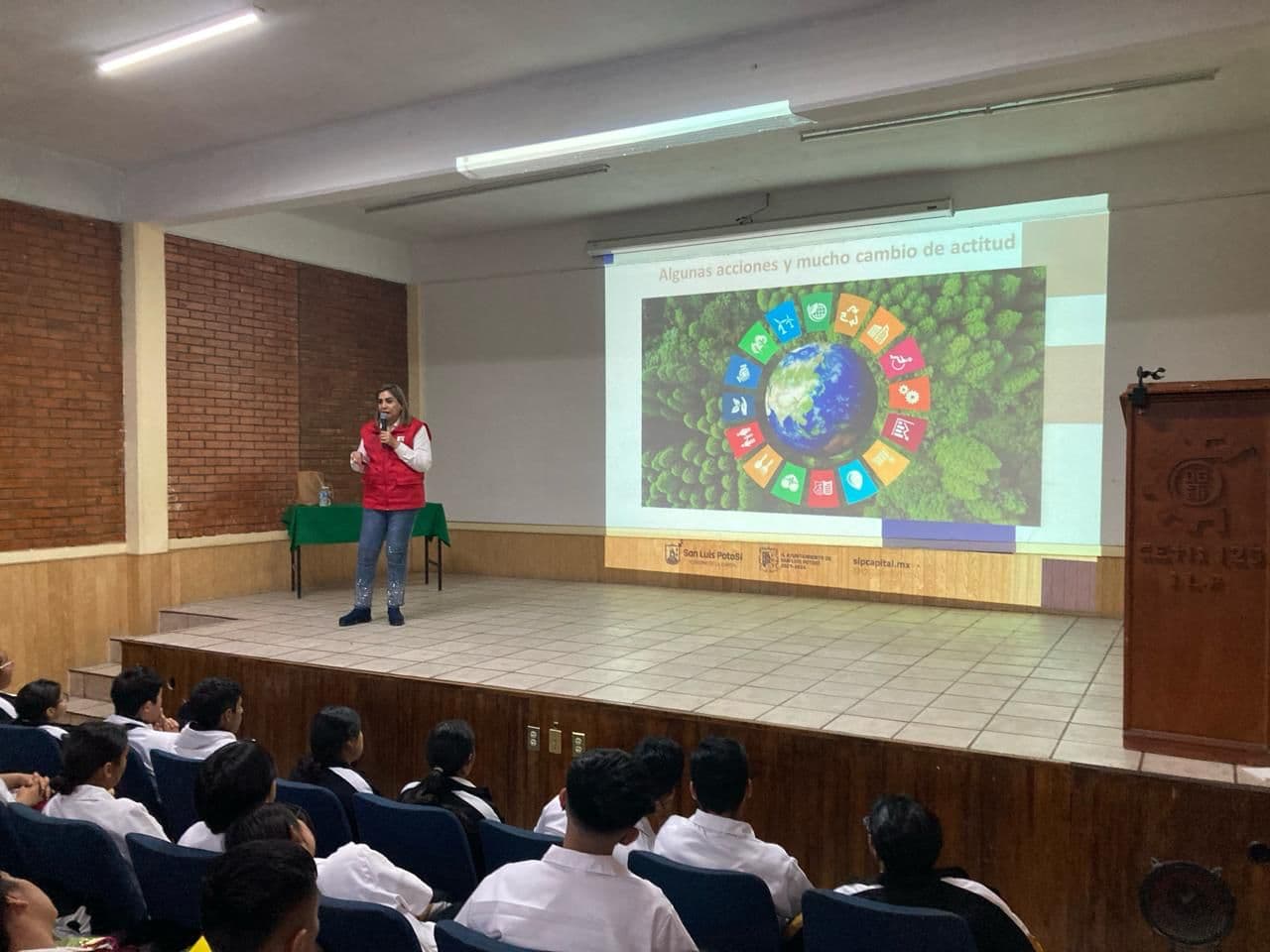 Ayuntamiento de la Capital capacita a jóvenes con charlas y conferencias a favor del medio ambiente
