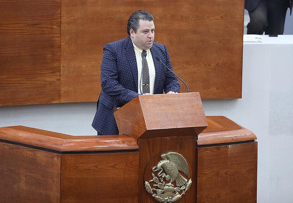 Plantea morena iniciativa que permite a notarios especular con inmuebles