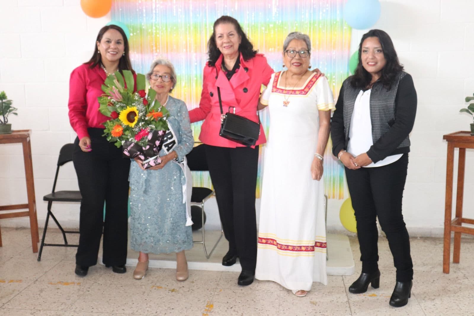 Reconoce DIF capitalino labor social de clubs de adultos mayores