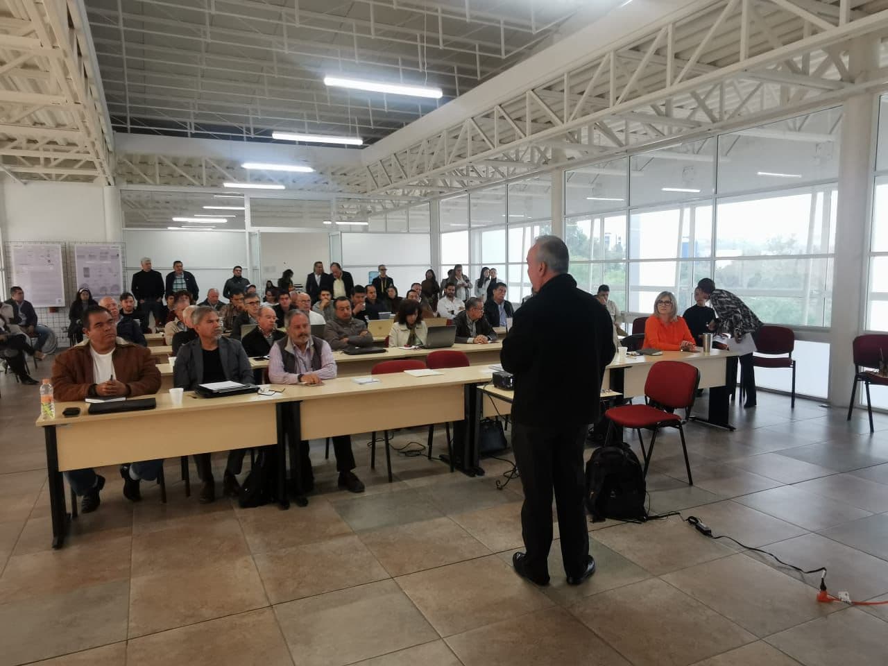 Realizan taller para obtener Licencia Express de construcción particular