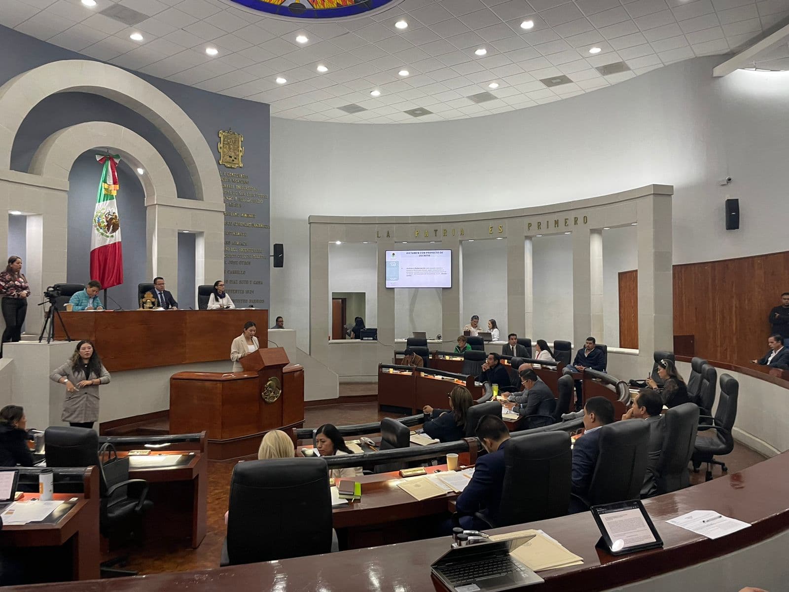 Señalan sobrerrepresentación de diputados del PVEM Y Morena