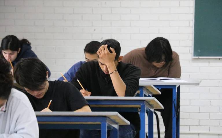 Da rector de la UASLP recomendaciones para los aspirantes
