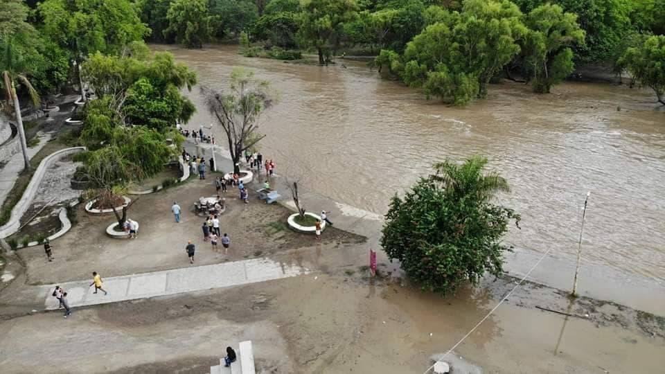 Lluvias intensas dejan a comunidades sin acceso en la Huasteca Potosina