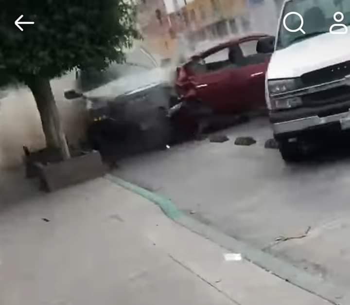 Agentes de Investigación en presunto estado de ebriedad causan aparatoso accidente