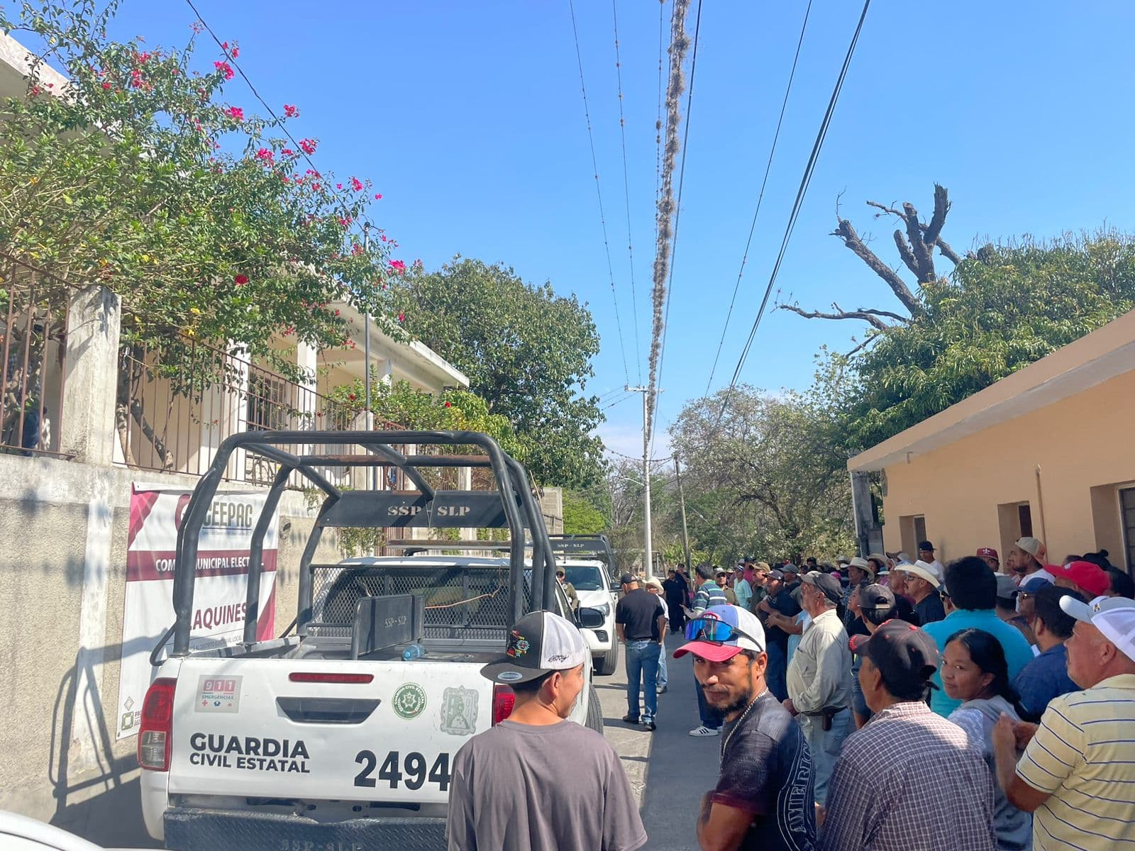 Pobladores de Alaquines toman comité municipal del Ceepac