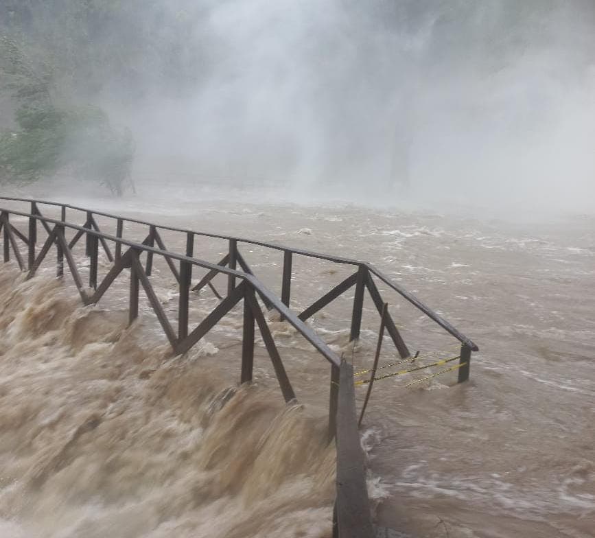 Cierre de parajes turísticos en la Huasteca Potosina por inundaciones