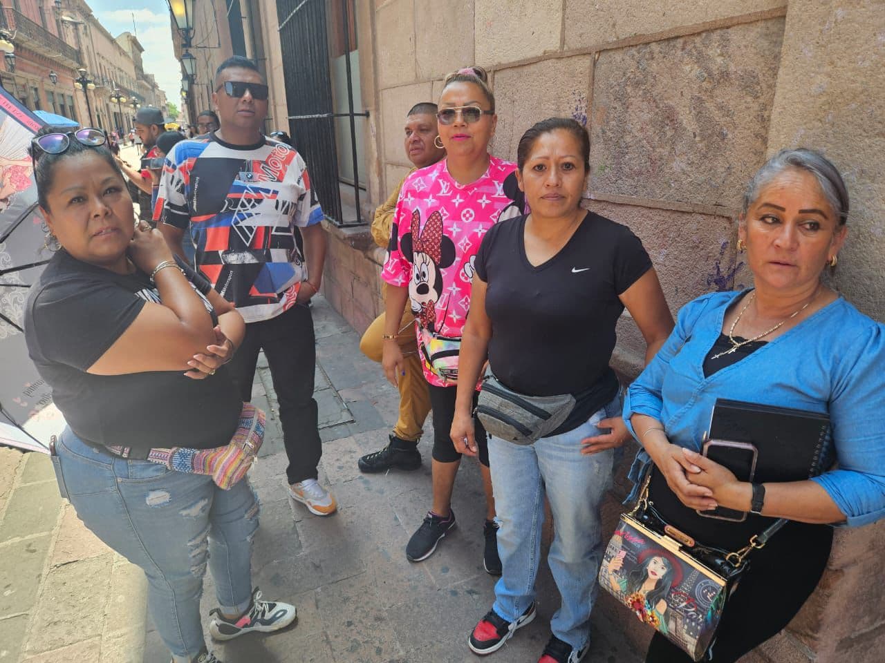 Comerciantes de la Fenapo protestan por altos costos en la Feria