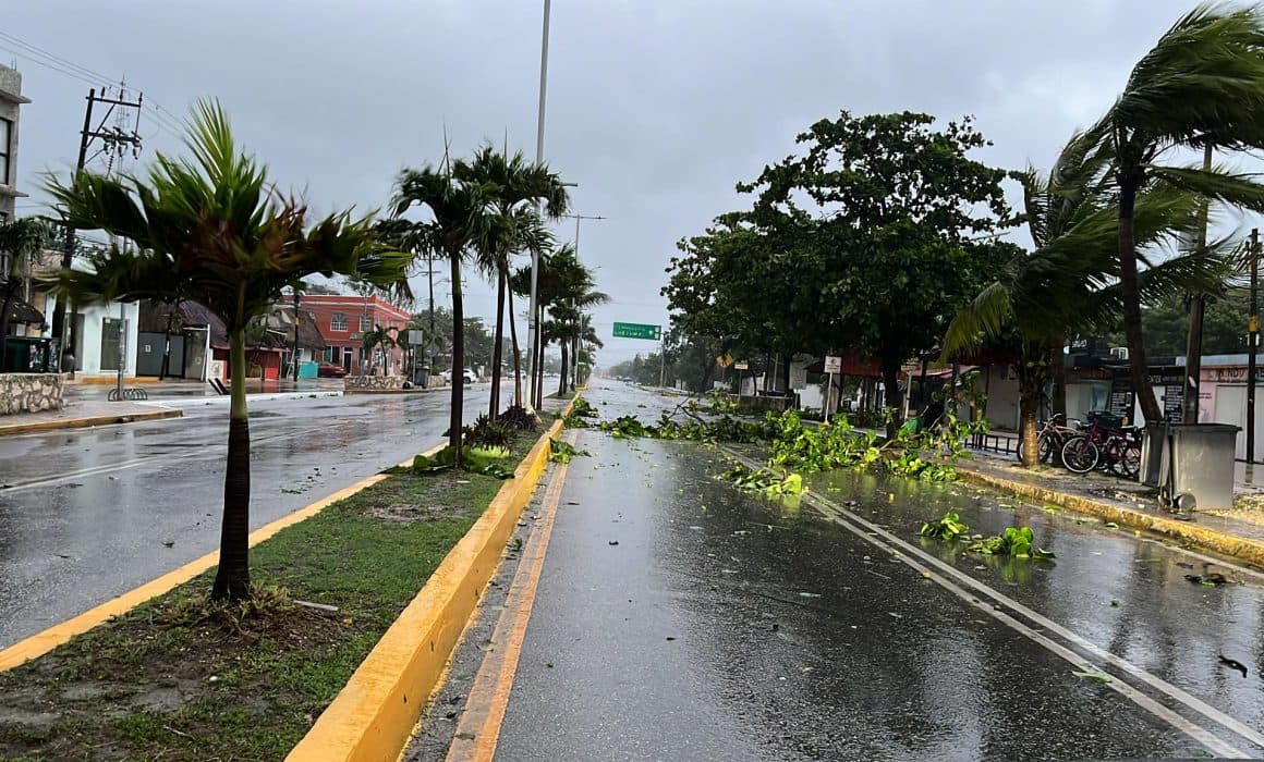Sin energía eléctrica, 203,963 usuarios en Quintana Roo y Yucatán: CFE