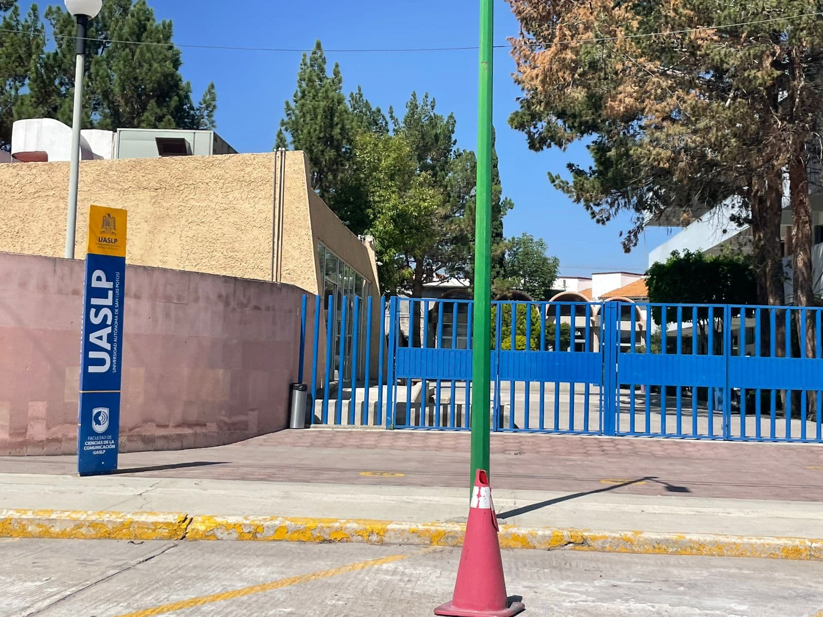Buscarán nuevos espacios aspirantes rechazados de la UASLP