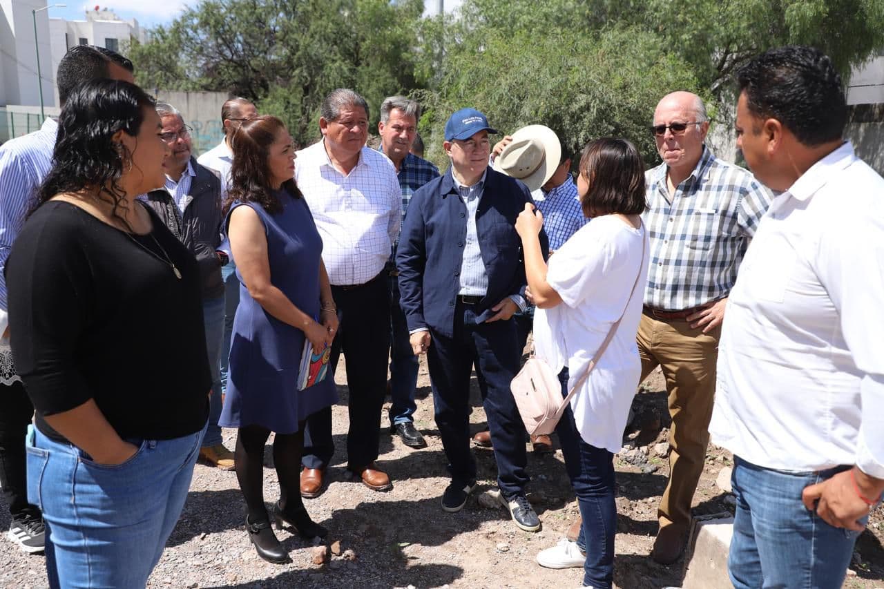 Inicia Enrique Galindo programa intensivo de bacheo en Pozos