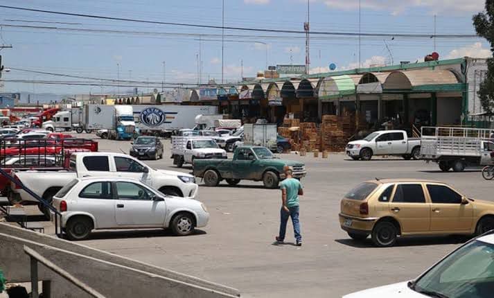 Encuentran a persona sin vida en mercado de Abastos