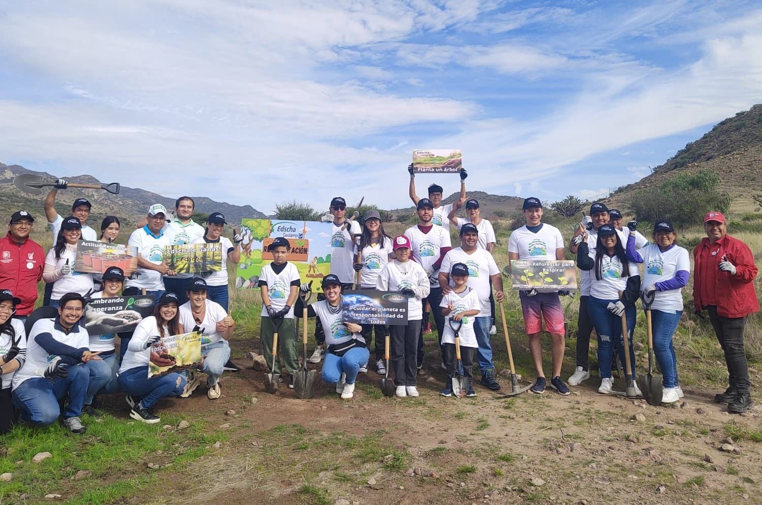 Realiza Ayuntamiento labores de reforestación en la Pila