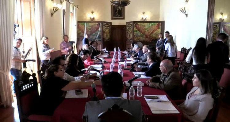 Cabildo de SLP aprueba continuidad de servicios básicos en Villa de Pozos