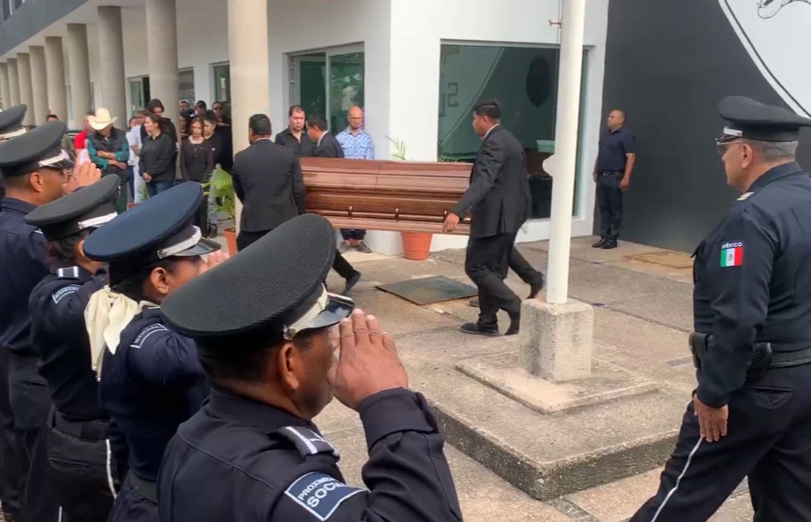 Rinden homenaje a oficial emboscado en ceremonia solemne en Rioverde