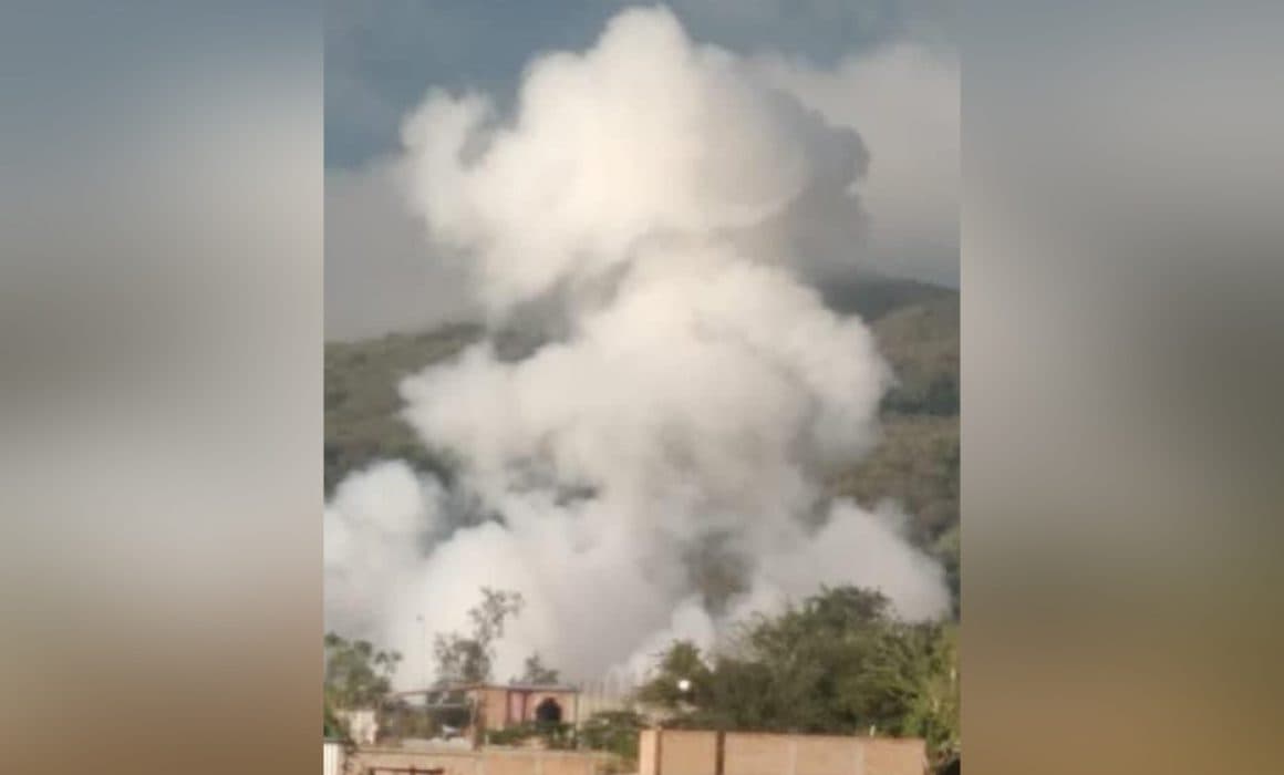Reportan explosión de tanque de gas en la normal de Ayotzinapa