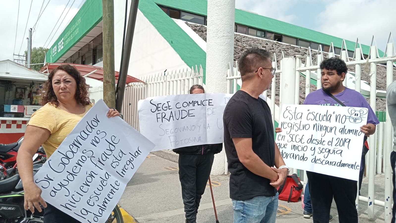 Alumnos desmienten acusaciones de la Universidad Potosina
