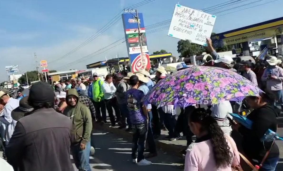Protesta de agricultores en Mexquitic de Carmona contra tarifas de CFE