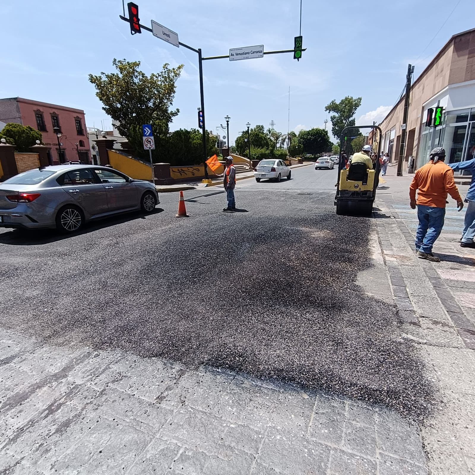 Gobierno Municipal repara superficie inestable en Carranza y Uresti