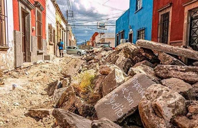 Vecinos de San Miguelito exigen soluciones tras un año de obras inconclusas
