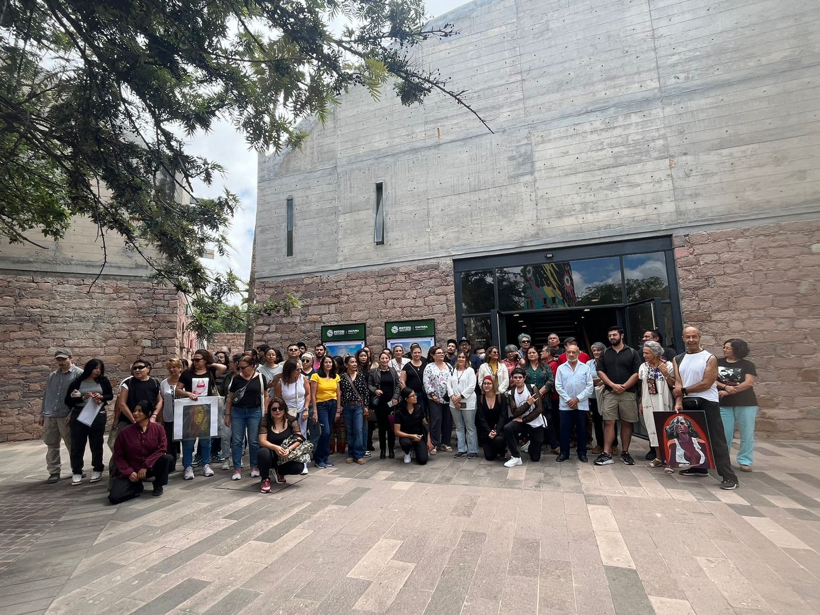 Artistas potosinos defienden galería principal del Ceart por posible reubicación