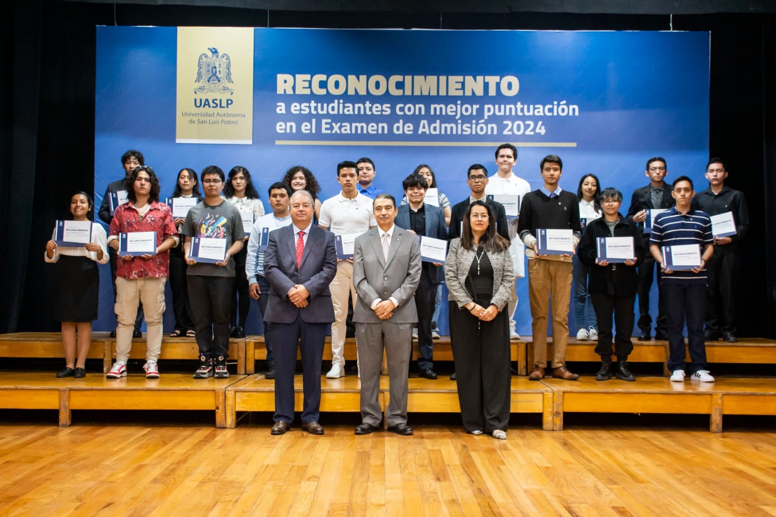 UASLP Premia a 20 Estudiantes con mejor puntaje en examen de admisión 2024
