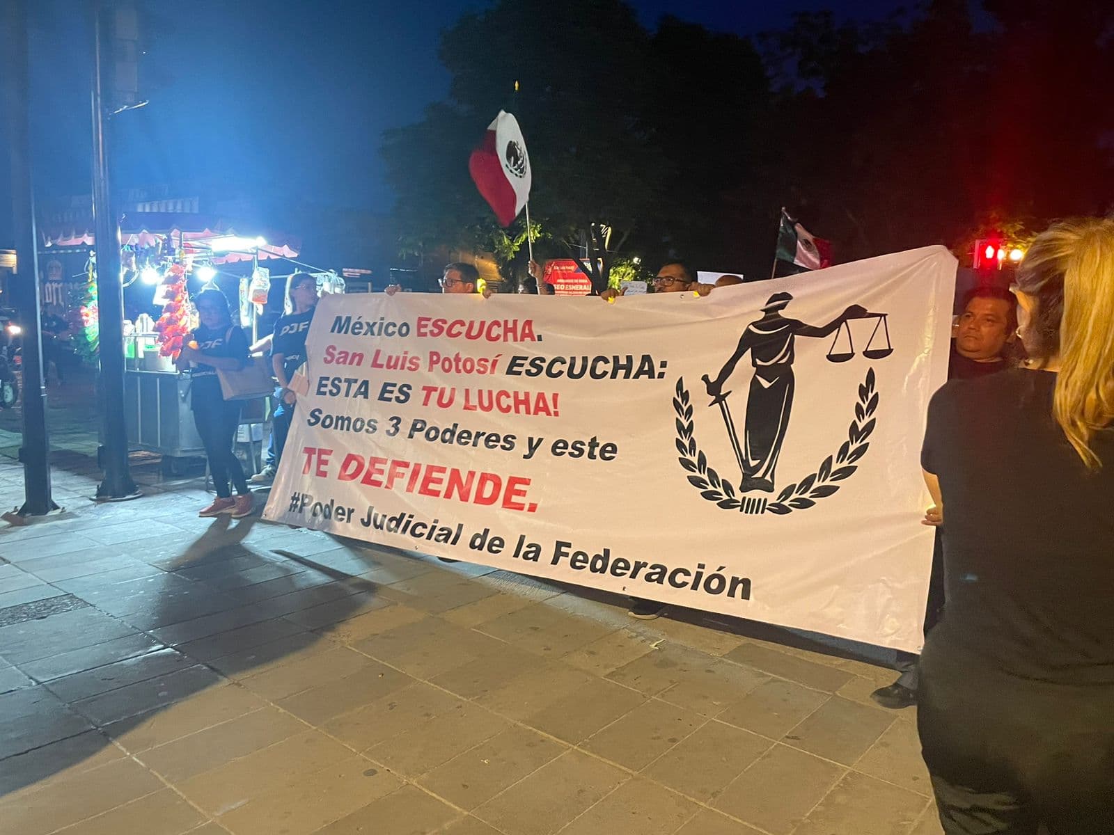 Apoyan potosinos a PFJ con marcha pacifica