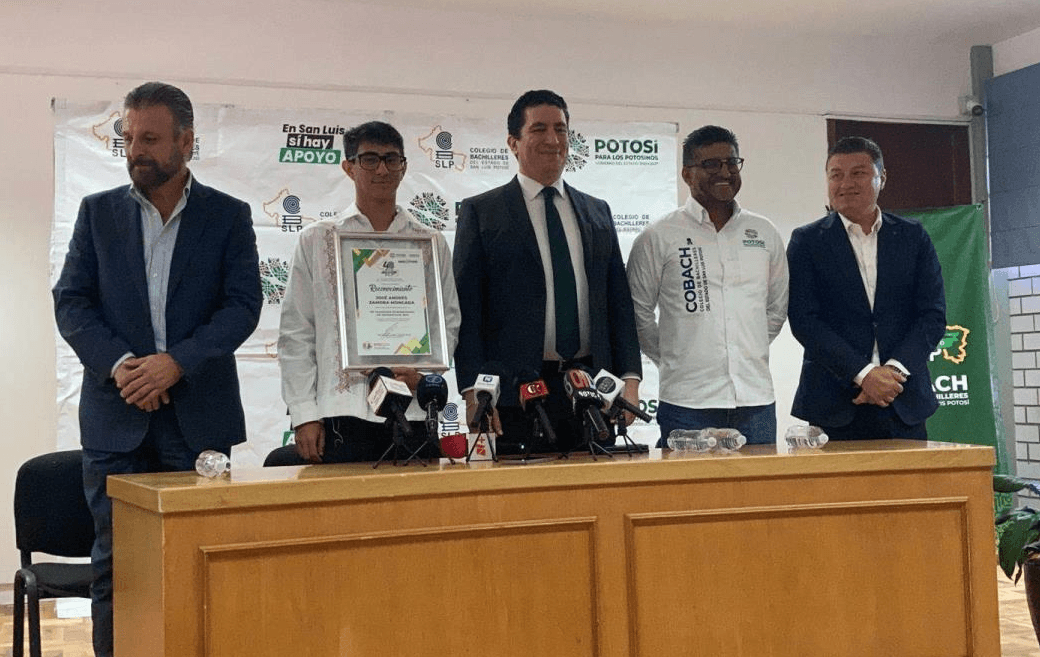 Estudiante de Cobach gana medalla de oro en Olimpiada Mundial de Matemáticas