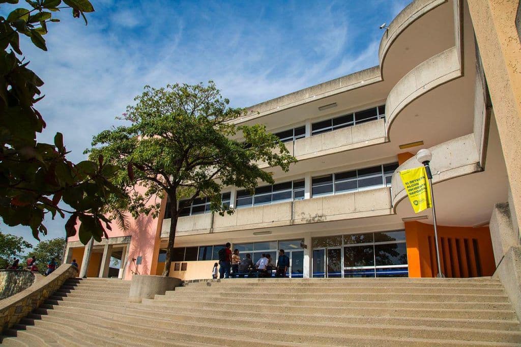 Vuelve el uso de cubrebocas a la UASLP este regreso a clases