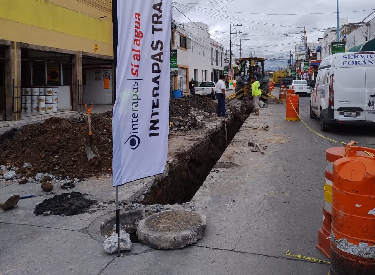 Realiza Interapas trabajos de rehabilitación de alcantarillado en Pedro Montoya