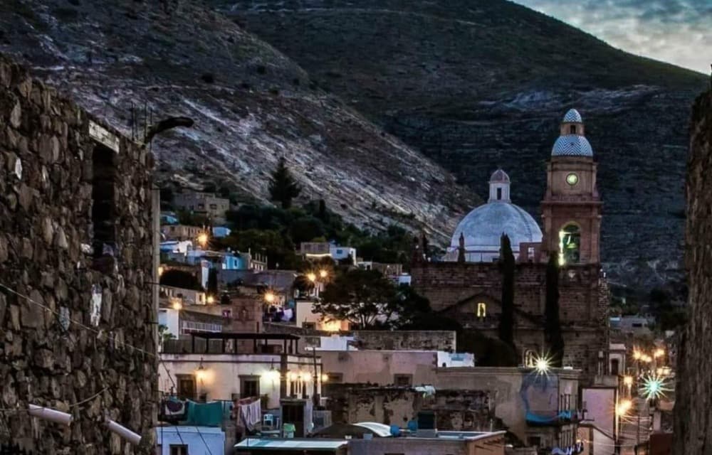 Defiende alcaldesa de Real de Catorce cobros al turismo; hay pobreza