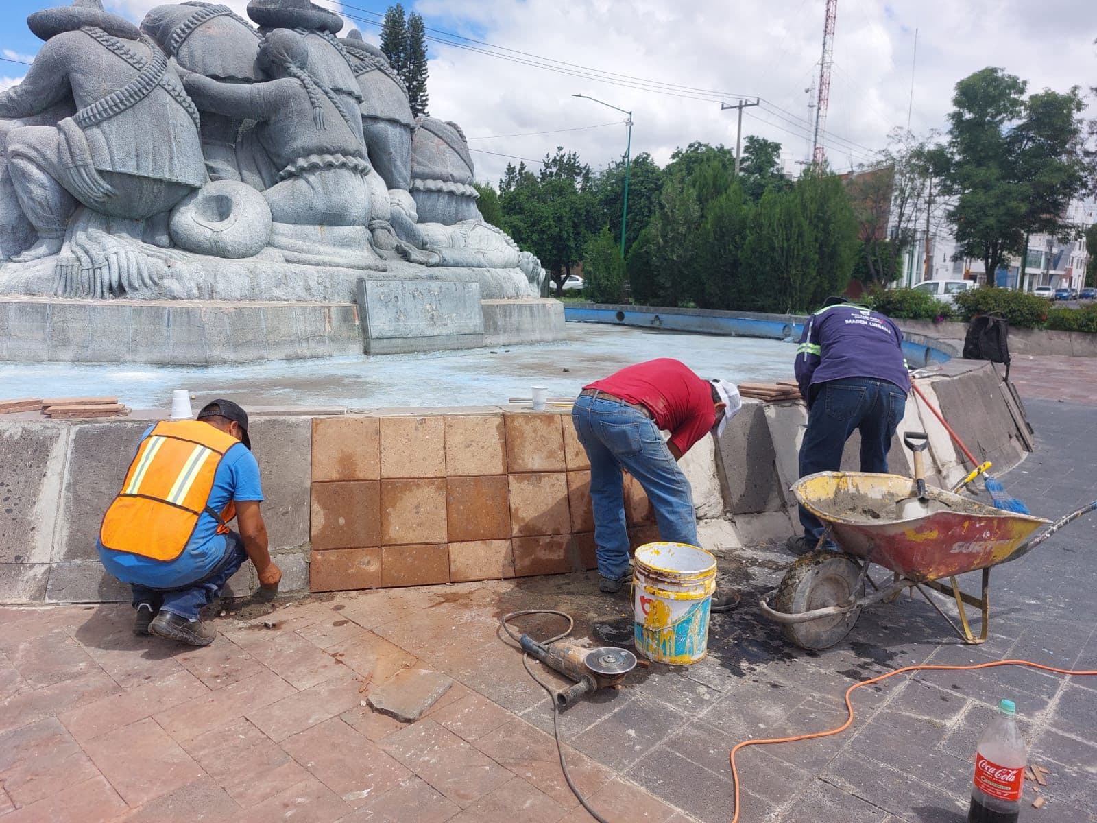 Realiza Ayuntamiento sustitución de cantera dañada en Monumento a la Revolución