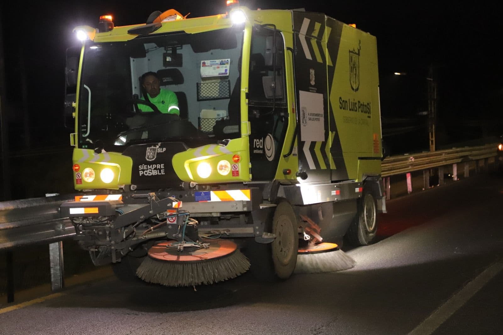 Redobla Ayuntamiento operativos de limpieza en la capital potosina
