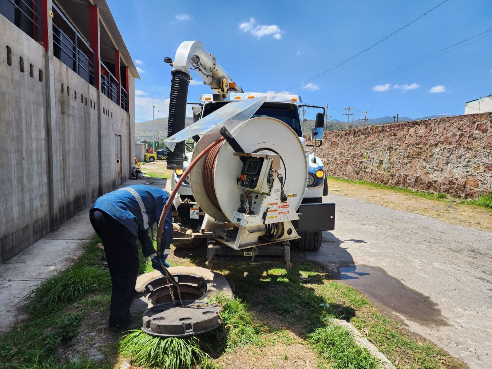 Realiza Interapas labores de mantenimiento en la Fenapo