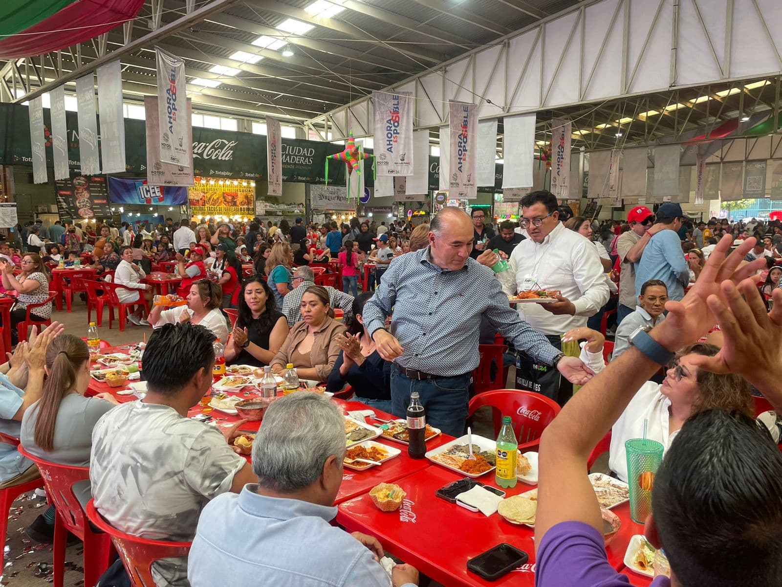 Celebra Ayuntamiento día de San Luis Rey con comida gratis en la Fenapo