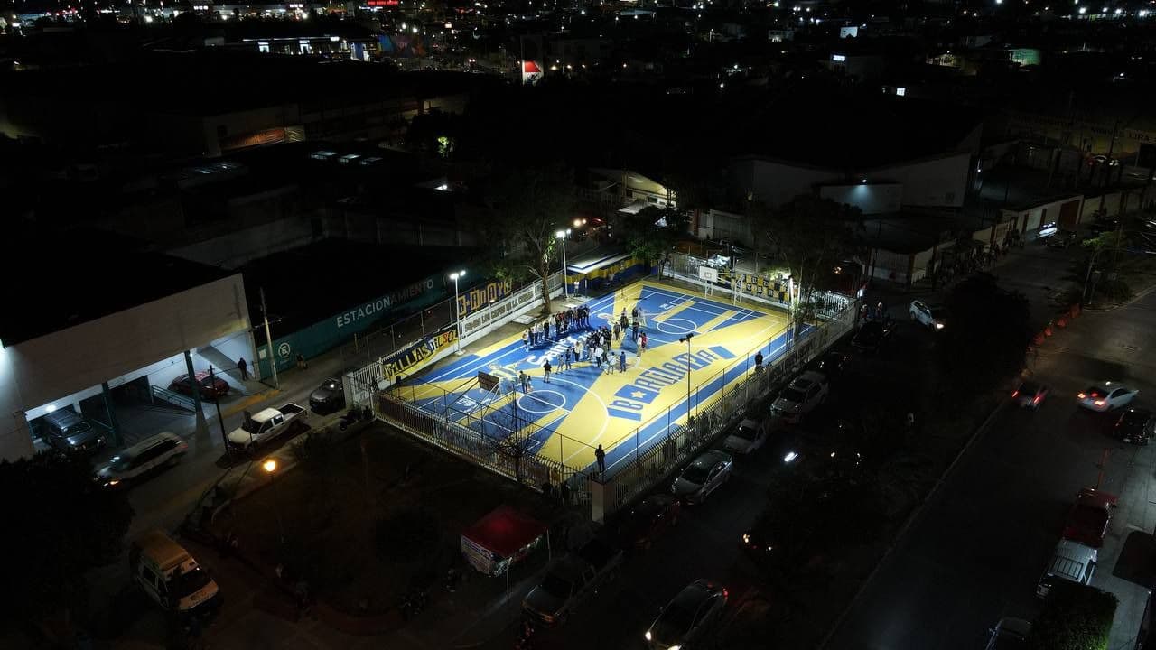 Inaugura Ayuntamiento nuevo mural alusivo a la porra del Atlético de San Luis