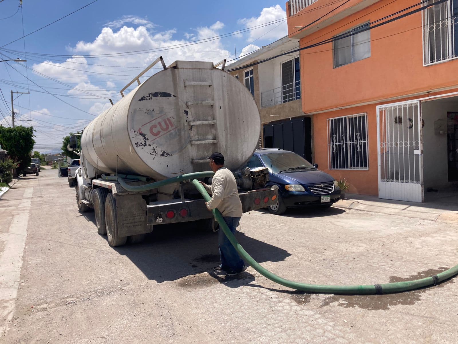 Coordina Interapas entrega de agua potable con habitantes de Villa de Pozos