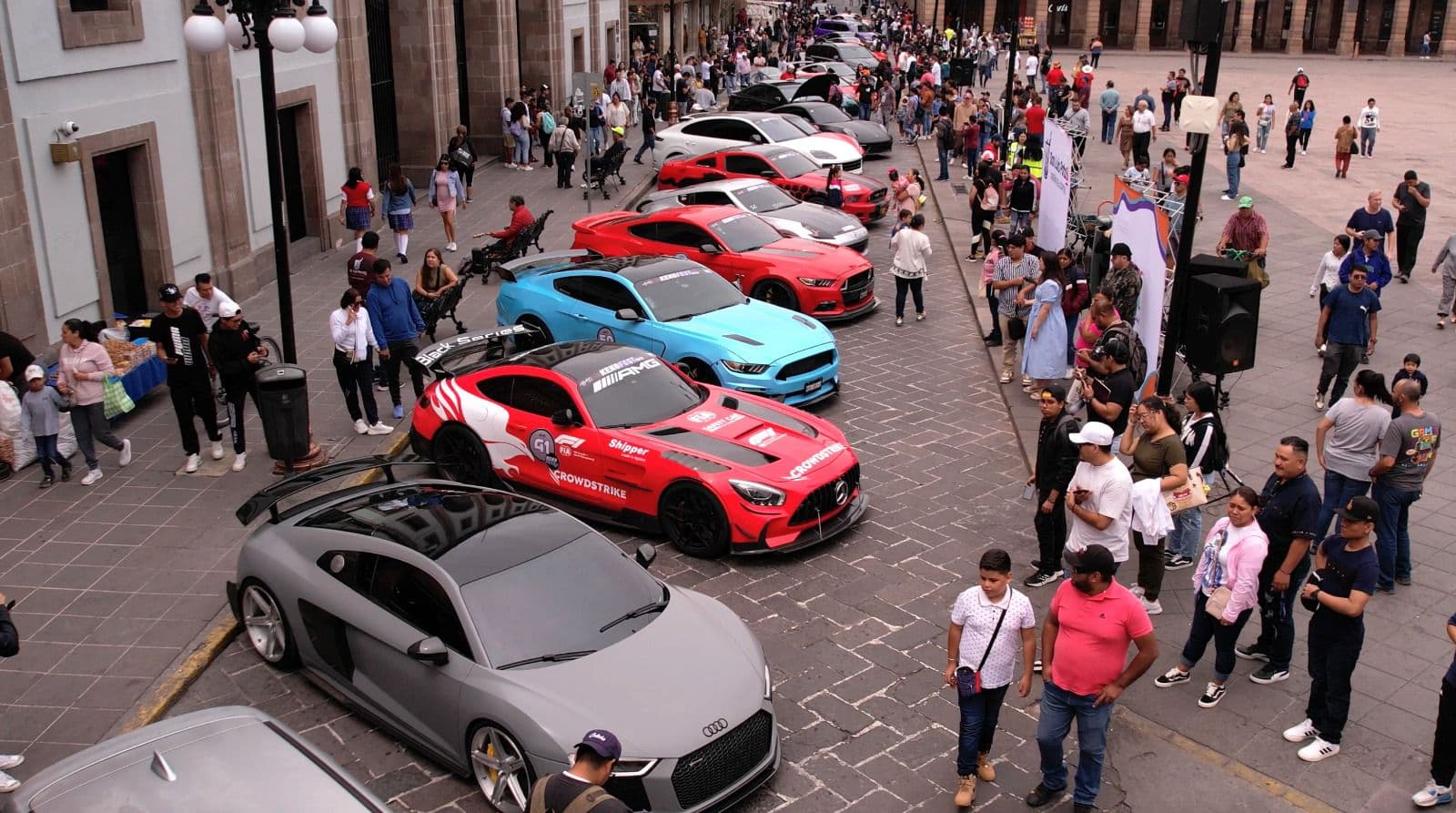 Llega a SLP capital desfile de autos de alta gama