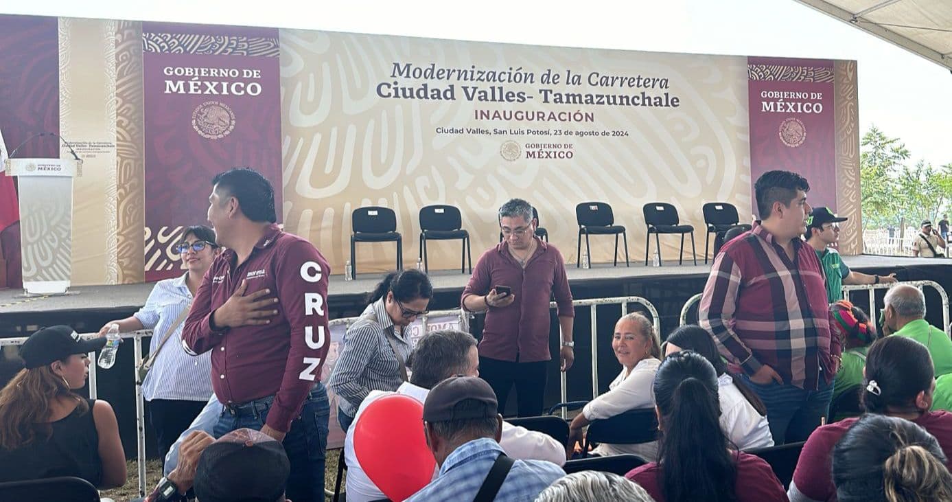 Presidente López Obrador y Claudia Sheinbaum visitan Tantobal para inaugurar obra