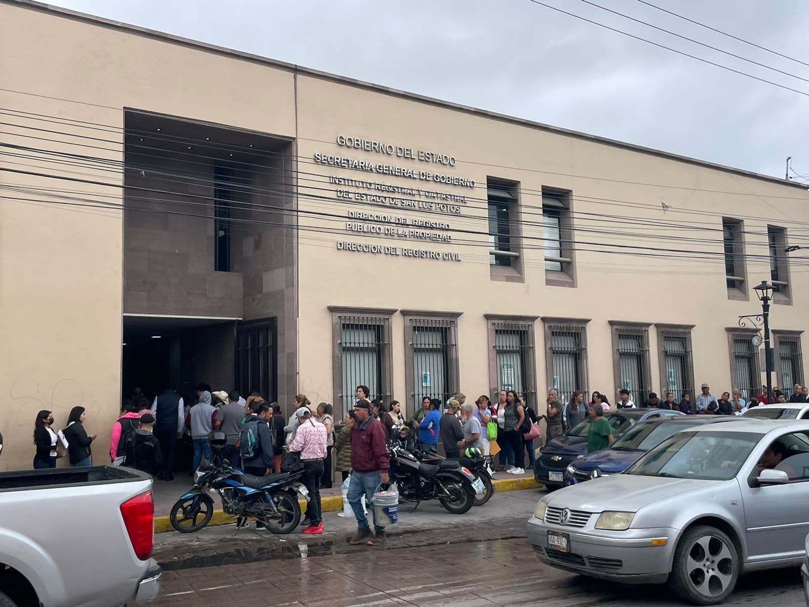 Presentan saturación de trámites en Registro Civil por regreso a clases