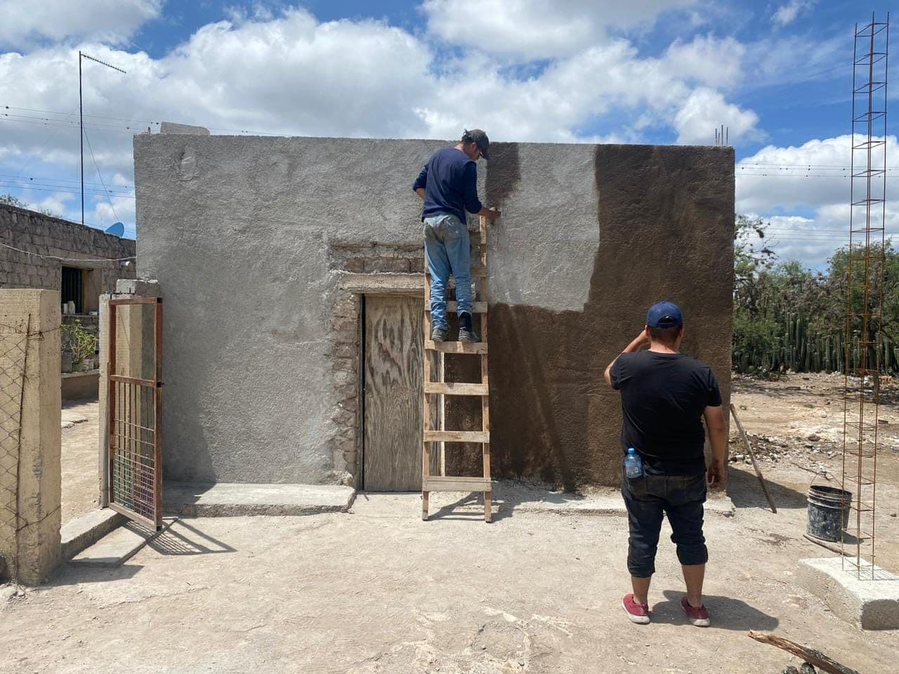 Estudiantes de la UASLP llevan a cabo labor social en Nuevo León