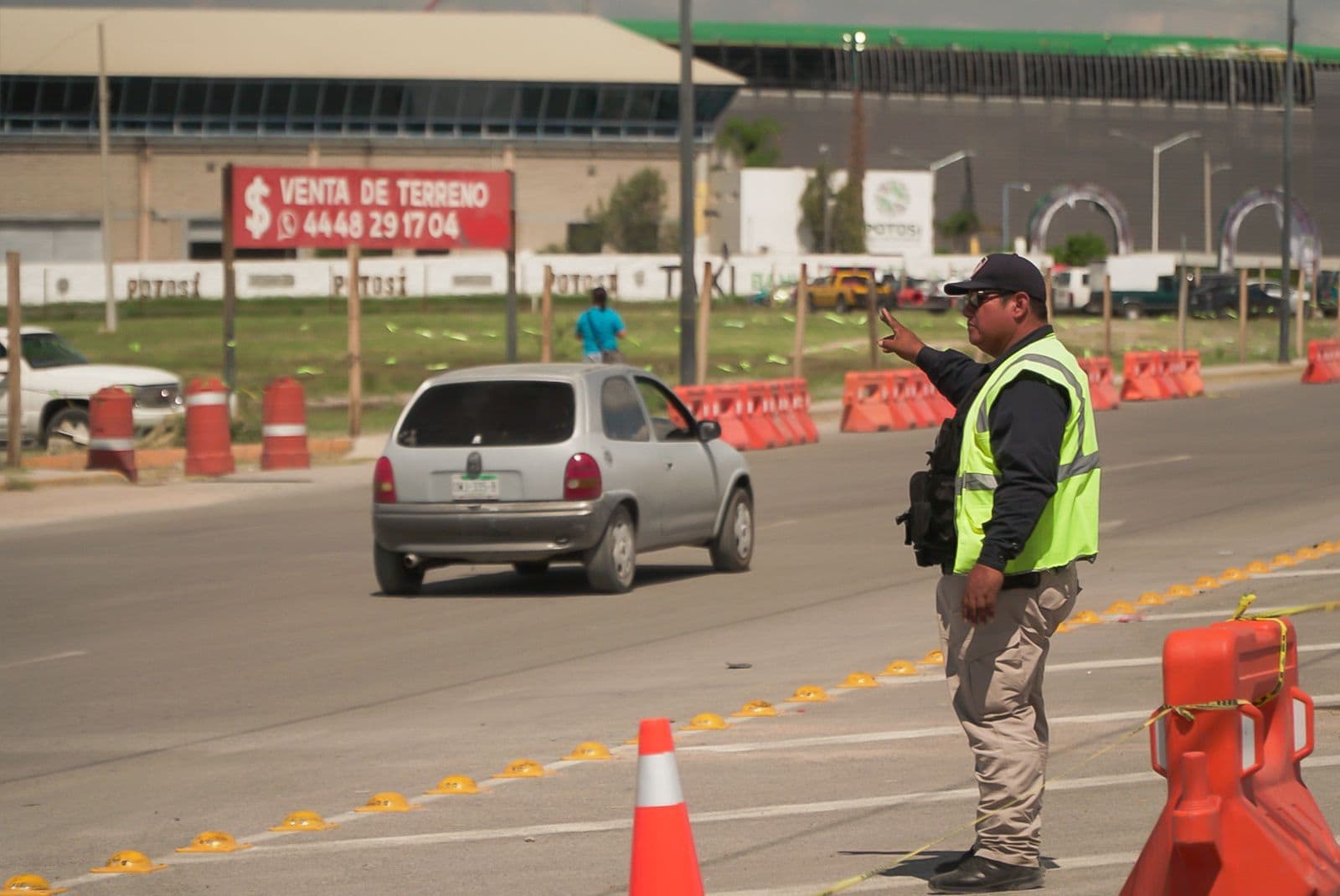 Continúa operativo vial en accesos de la Fenapo