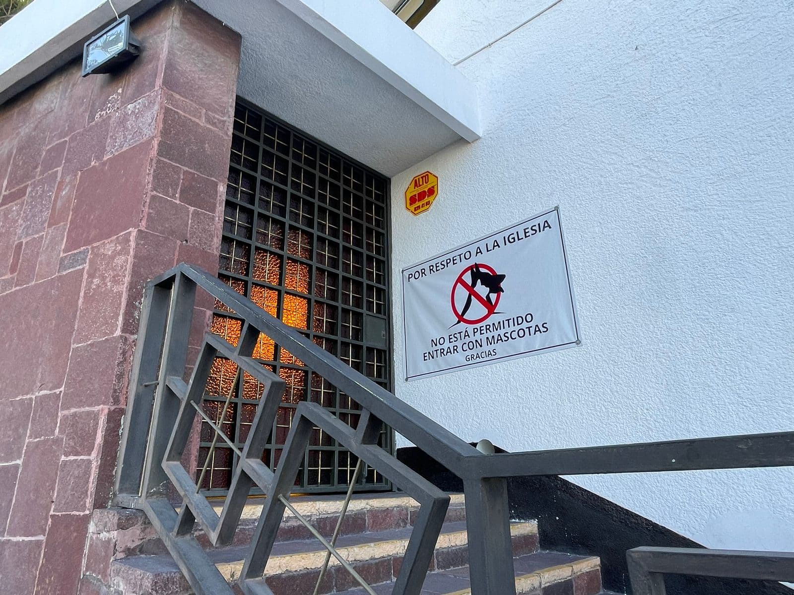 Acceso de animales a iglesias potosinas: Debate y Restricciones