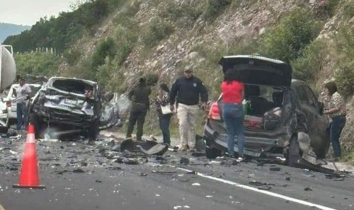 Deja un muerto accidente en la supercarretera Rioverde- San Luis